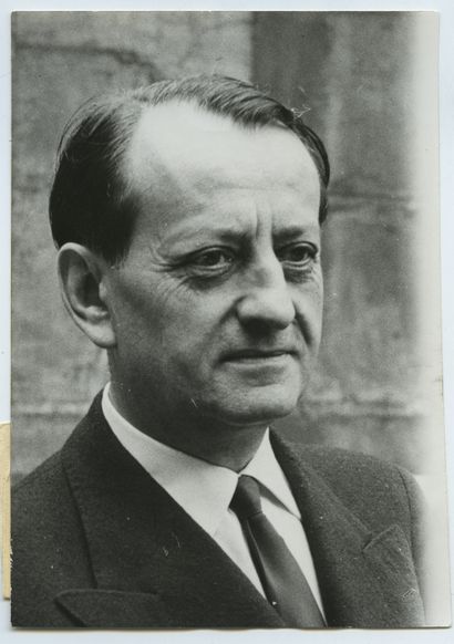 null André MALRAUX (1901-1976) écrivain, homme politique engagé, ministre de la Culture...