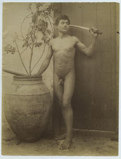 null 
Wilhelm von GLOEDEN (1856-1931), attribué à. Étude de nu masculin, vers 1910....