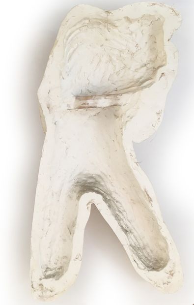 null DEJAY. The Intimate Caress, 1975. Original plaster, 91 x 45 x 15 cm. Attached:...