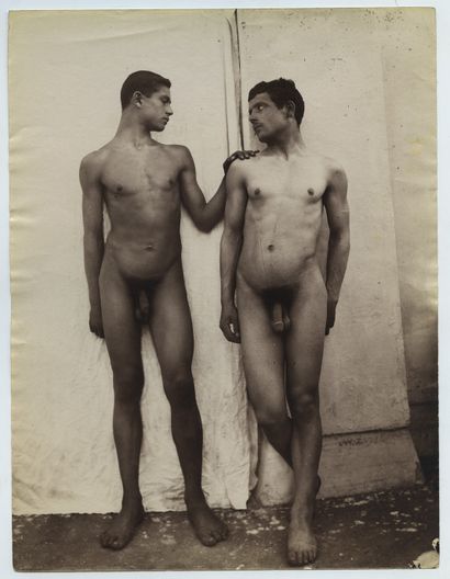 null 
Wilhelm von GLOEDEN (1856-1931), attribué à. Étude de nus masculins, 1912....