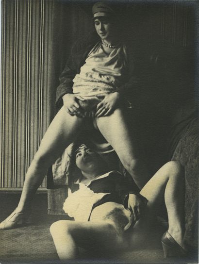 null Mr. X. La Voyeuse, ca. 1930. Vintage silver print, 24 x 18 cm.