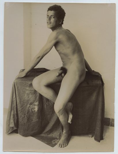 null 
Vincenzo GALDI (1871-1961), attributed to. Study of a male nude, ca. 1910....
