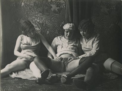 null Mr. X. The Three Friends, ca. 1930. Vintage silver print, 18 x 24 cm.