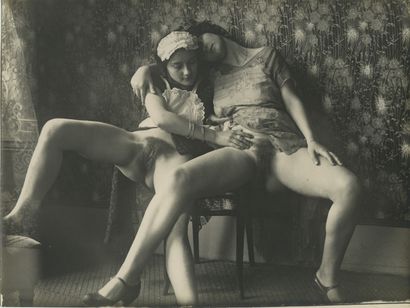 null Mr. X. Complicity, ca. 1930. Vintage silver print, 18 x 24 cm.
