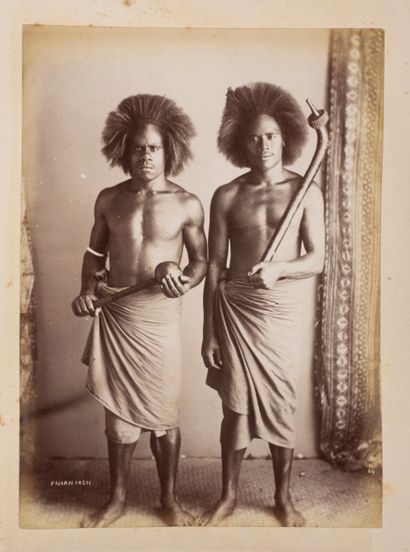 null Photographe non identifié (Studio des Burton Brothers?), îles Fidji. Quatre...