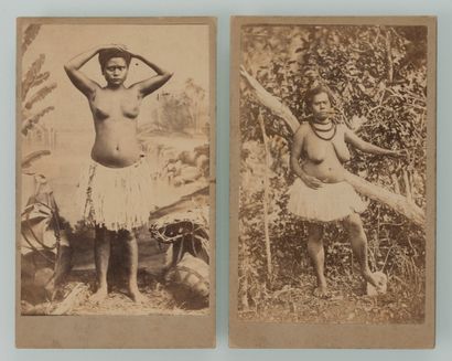null Allan Hughan (1834-1883). Deux portraits de femmes kanak posant l’une en studio...