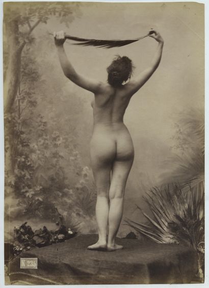 null Études de nu et pornographies, vers 1890-1930. 34 épreuves argentiques d'époque,...