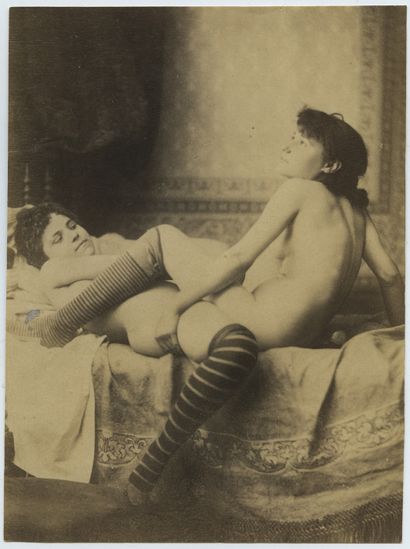 null [Photographes non identifiés]. Pornographies, vers 1900. 6 épreuves argentiques...