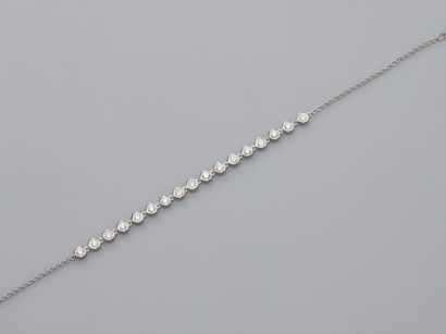 null Bracelet Ligne en or gris, 750 MM, souligné de diamants, total 0,70 carat en...