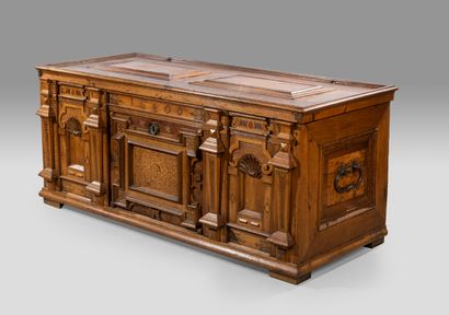 null Rectangular chest in oak, walnut and fruitwood marquetry. It opens at the top...