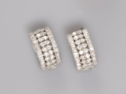 Earrings in white gold, 750 MM, covered with...