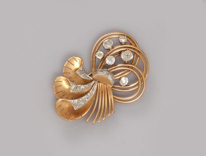 null Pink gold brooch, 750 MM, set with diamonds, approx. 0.70 carat, size 4.8 x...