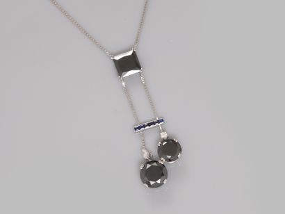 Asymmetrical necklace in white gold, 750...