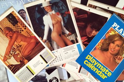 null 18 CALENDRIERS PLAYBOY et divers. Dont Playmate calendar, 1969, 1974, 1975,...