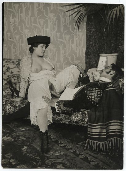 null RUSSIE. SAINT-PÉTERSBOURG. Scènes pornographiques en costume, vers 1900. 8 épreuves...