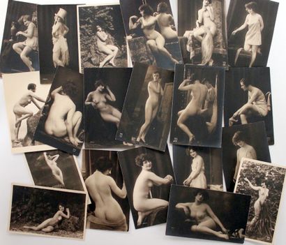 null [Julien MANDEL] A. NOYER. Études de nu, lingerie vers 1928. 20 épreuves argentiques...