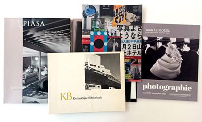 null [CATALOGUES]. 47 catalogues de vente consacrées à la photographie.