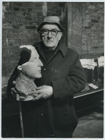 null Charles DESPIAU (1874-1946), sculpteur. Épreuve argentique d'époque, 23,8 x...