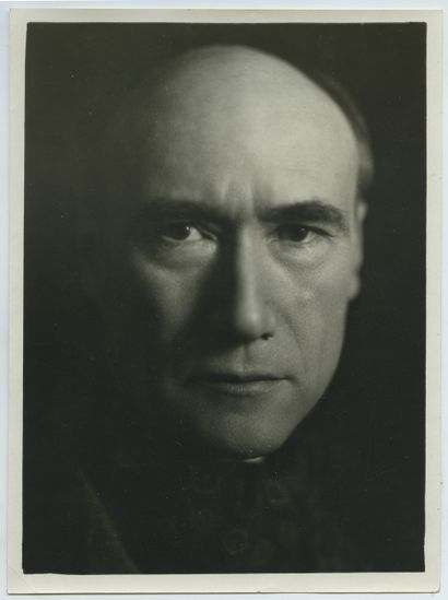 null André GIDE (1869-1951), writer. Vintage silver print, 22 x 16.2 cm. Stamp of...