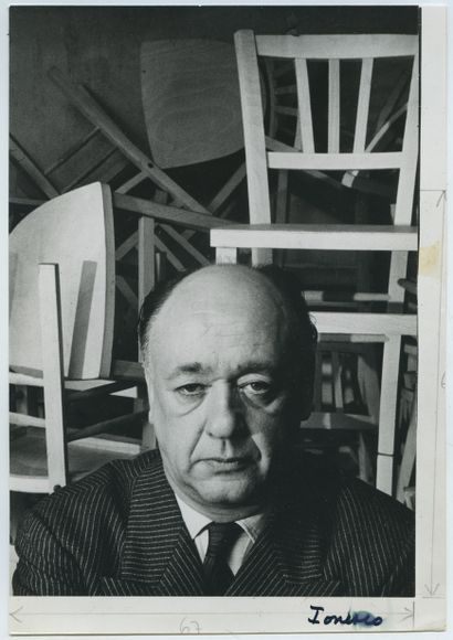 null Eugène IONESCO (1909-1994), dramaturge et écrivain. Épreuve argentique d'époque,...