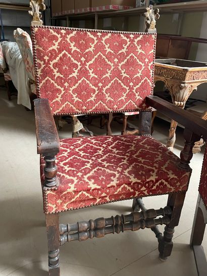 null 
Salon Louis XIII composé d'une banquette et une chaise en bois naturel tourné...
