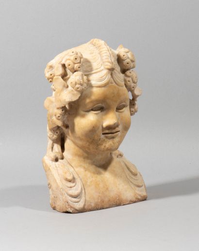 null Buste de Bacchus enfant en hermès

marbre jaune

Italie, XIXe siècle, d’après...