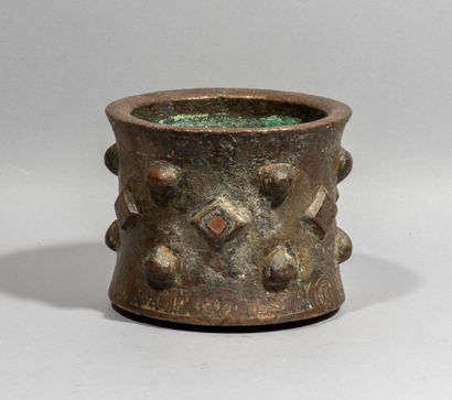 Seljuk mortar - Havan

Cast brass, with engraved...