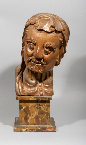 null Head of Arhat or Luohan, in exotic wood

Work from China or Japan, 18th century

29...