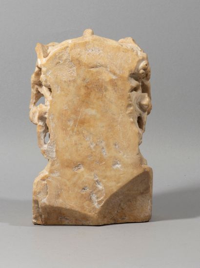 null Buste de Bacchus enfant en hermès

marbre jaune

Italie, XIXe siècle, d’après...