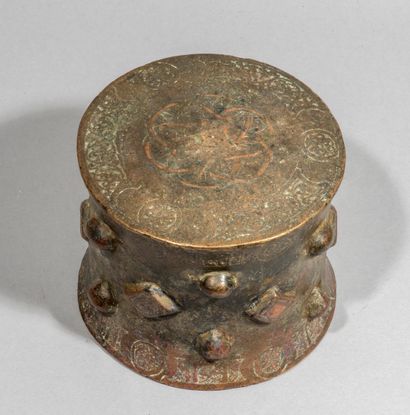  Seljuk mortar - Havan 
Cast brass, with engraved decoration and copper inlays 
This...