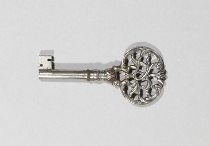 null Iron key with barrel decorated with foliage.

France, early 18th century

H....