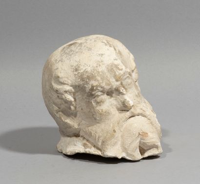 Head of an apostle in limestone

carved.

Champagne,...