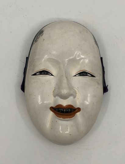 null JAPAN. Painted mask to turn over on erotic scene, height 15 cm, width 10 cm....