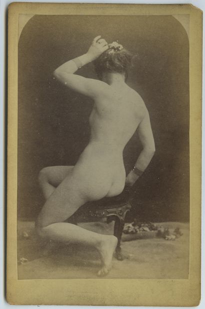 null [Photographe non identifié]. Études de nu sans visage, vers 1890. 15 épreuves...