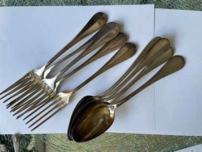 null 
Lot "silverware" including several sets of silver metal: a set of 12 spoons...