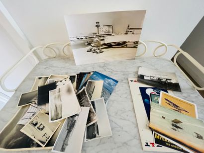 null Lot "aviation" comprenant:

-7 Photos du Concorde et d'avions

-Une carte de...