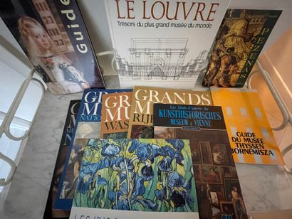 null Un petit lot sur les musées: dont des livres et guides (Louvre, Fondation Thyssen...