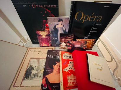 null 
Opéra.




1 gravure




-Livrets: 
-Revues:




"5 avant scène opéra"


-Livres:




"Divas."...