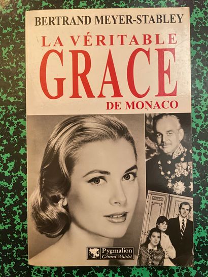 null Grace Kelly (1929-1982)

1 vase "Grace Kelly" Andy Wharhol Rosenthal Studio

5...