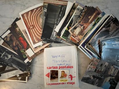 null ITALIE:

-Une centaine de cartes postales toutes epoques... Ecrites/oblitérées...