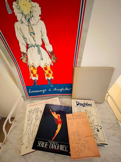 null Un lot autour de Serge de Diaghilev (1872-1929)



-1 Affiche



-2 Livres:

"Diaghilev."...
