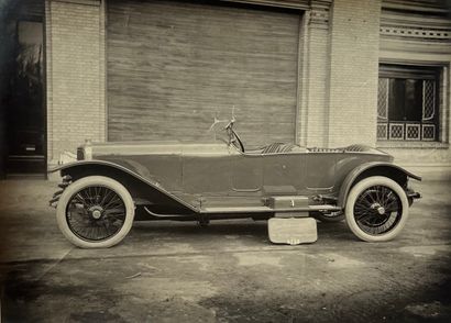 null Automobiles 

Accident de voiture, courses automobiles (1910), Renault Vivastella,...