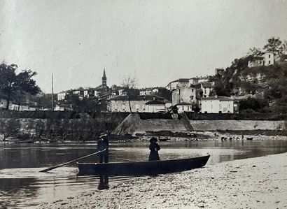 null Family Album, Sud Ouest 

View of the town of Meilhan-sur-Garonne, family portraits:...