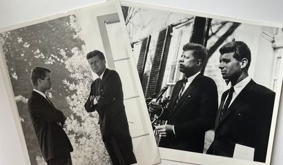 null Le Président John F. Kennedy et son frère Bobby

A la maison blanche, et en...