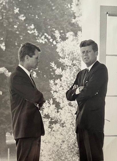 null Le Président John F. Kennedy et son frère Bobby

A la maison blanche, et en...