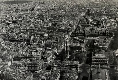 null Paris 

Aerial views of the capital: Trocadero, Eiffel Tower and the Champs...