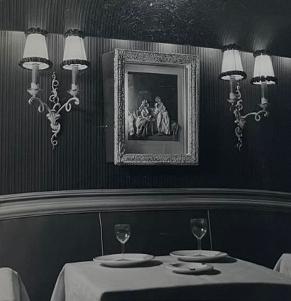 null SÉEBERGER Frères (1st generation) 

Interior photograph, table and light fixture...