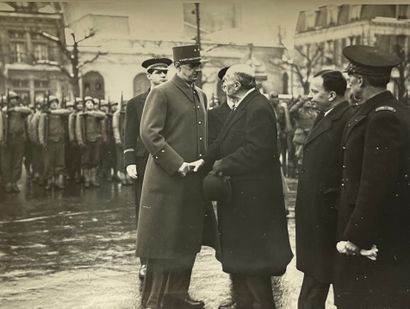 null Anonymous

General de Gaulle

in representation, meeting military ... c. 1945-1960

3...