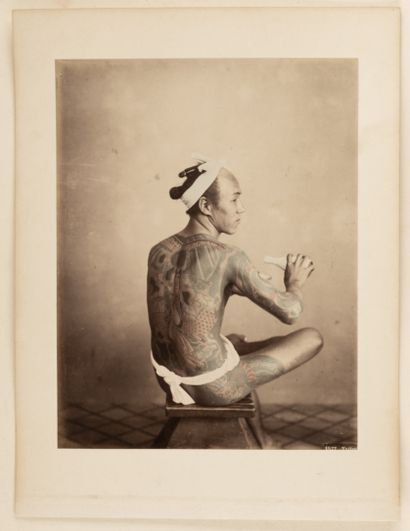 null Kimbei KUSAKABE (1841-1934)

“Tattoo”, homme japonais tatoué, c. 1880 

Tirage...