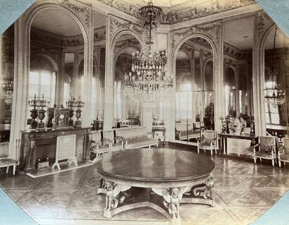 null Versailles (Register ?) 

The Petit-Trianon, The Grand Trianon, The Chapel,...
